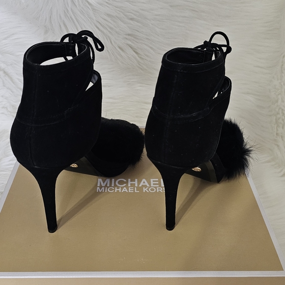 MK Remi Sandal in black - Picture 6 of 9